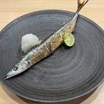 炭火烤秋刀魚