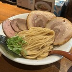 つけ麺 R＆B - チャーシューつけ麺並盛　レアとバラ肉のチャーシュー