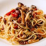 Spaghetti with mushrooms and pancetta