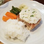 キッチン ブルー グローブ - 大根おろしは広げ、ソースは肉汁、ご飯に吸わせます