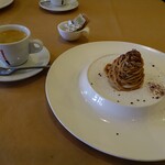 Felicita Pizzeria Trattoria - 和栗のモンブラン、ホットコーヒー