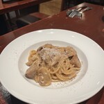 肉とワインのイタリアンバル ポリマエ - ポルチーニ茸のパスタ