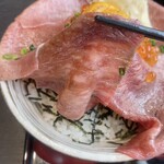 吉祥寺 肉ドレス海鮮丼 本店 - 