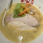 Tori Soba Suzaku - 見た目にも美しい鶏白湯ラーメン950円