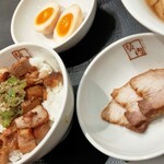 Kitakataramembannaikoboshi - ミニ丼、味玉、叉焼