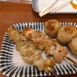 肉豆冨とレモンサワー 大衆食堂 安べゑ - 焼き鳥３種盛り