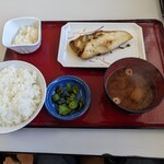 ヒモノ食堂 - カラスカレイで定食