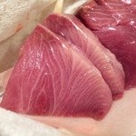 新潟本町 鈴木鮮魚 - 十一月初旬でこの脂の乗り。。さすが越後の鰤です＾＾；