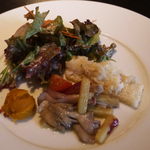 生パスタランチのサラダ、サラダというか前菜の盛り合わせです