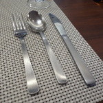 ビストロ ダイア - デザート用のカトラリーはギンギンに冷やしてありました