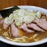 麺屋 ごとう - チャーシューメンねぎ多め。