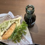 大王わさび農場 テイクアウトコーナー - 料理写真:わさびコロッケバーガー