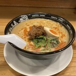 博多三氣 - 坦々麺　890円