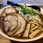 ボニート・ボニート - 粗挽き醤油980円 中盛り130円 煮豚300円