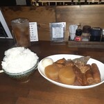 イエノミ ナニワ 301 - おでんとご飯大盛りとウーロン茶(ジョッキ)