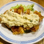 TOSAKE - チキン南蛮990円、タルタルのいい香りがして付け合わせの野菜もシャキシャキ。タルタルはアッサリだけど程良い塩味で美味い。