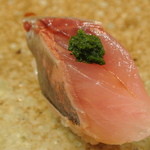 すし家 一柳 - あじ