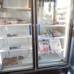 大岡蒲鉾店 - 店頭の冷蔵庫にはほとんど商品が無いぞ