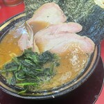 豚骨醤油ラーメン 王道家 - 