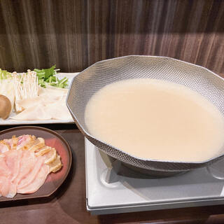 New specialty!! Charcoal-grilled chicken shabu shabu with rich cloudy soup