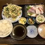 魚亥子 - 駿河湾産生桜海老と野菜のかき揚げ＋お刺身定食