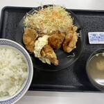 Yoshinoya - 2023/11/22
                        タルタル南蛮から揚げ定食 大飯 798円→598円
                        ✴︎朝活クーポン -200円