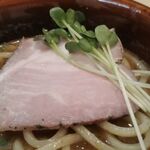 麺処 隆 - チャーシュー投入