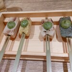 豆腐料理 空野 - 季節メニューの春菊の生麩田楽