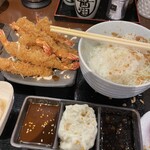 エビフライと定食 うおのぶ食堂 - 