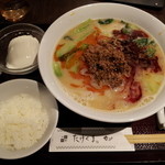 たけくま - 坦々麺 ライス・杏仁豆腐付(ランチ900円)
