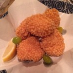 ちそう屋 コイン - えびしんじょう あられあげ 880円。