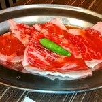 超！焼肉食堂まるとみ - 和牛 薄切りカルビ　880円