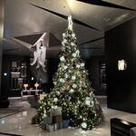 RISTORANTE OZIO - ロビーのクリスマスツリー