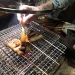 まほろば囲炉裏 - タレ塗はセルフで