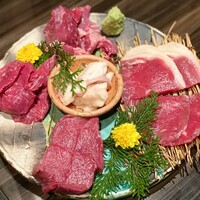 Let it Beef - 牧草牛４種お肉盛り合わせ