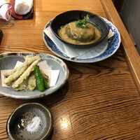 広島旨い物処 稲茶 - 左がいわしの天ぷら右上がいわしハンバーグ