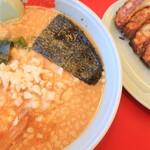ラーメン 山岡家 - プレミアム醤油とんこつラーメン（中盛）＆餃子