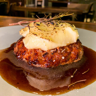 New menu “Rumburg & Mash” goes perfectly with red wine