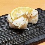 沼津魚がし鮨 流れ鮨 - タコの炙り