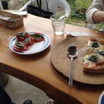 ピッツェリア イル ソーレ - とっても完熟トマトとチーズとバジルのハーモニーええね～！