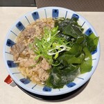 島田本気うどん - 生わかめ肉うどん