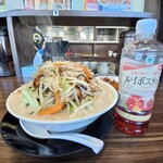 濃魂タンメンかみもり - 高い標高Σ(ﾟωﾟ)　スープにチョモランマがでてきたんかい!!