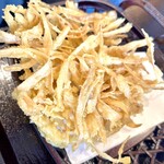 味囲楽 - ごぼう天うどん 880円＋わかめ 100円