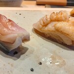 すしやのたい悟 - 左がしめ鯖、右がほっき貝