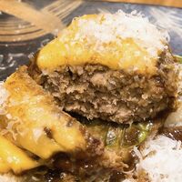 鉄板焼きWAGYU LIVERARY - 和牛ハンバーグのオープンサンド