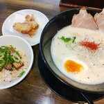 フカクサ製麺食堂 - ミニ炙りチャーシュー丼    からあげ    濃厚鶏泡白湯らーめん