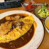 おにおん - 気まぐれランチ(税込880円)
①オムライス、一口牛カツ&牛肉時雨煮載せ、ブロッコリー添え、ハッシュドビーフソース掛け
②ミニサラダ(レタス、トマト、胡瓜、かいわれ大根)
③南瓜のポタージュスープ