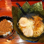 蔵 - 蔵特製ラーメン ＋ ひき肉半ごはん