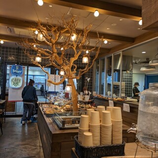 アールベイカー インスパイヤード バイ コートロザリアン_2