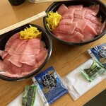 Genki Suisan - 中トロ丼（並）と（大盛）